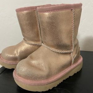 Cute Sparkly pink UGGS!